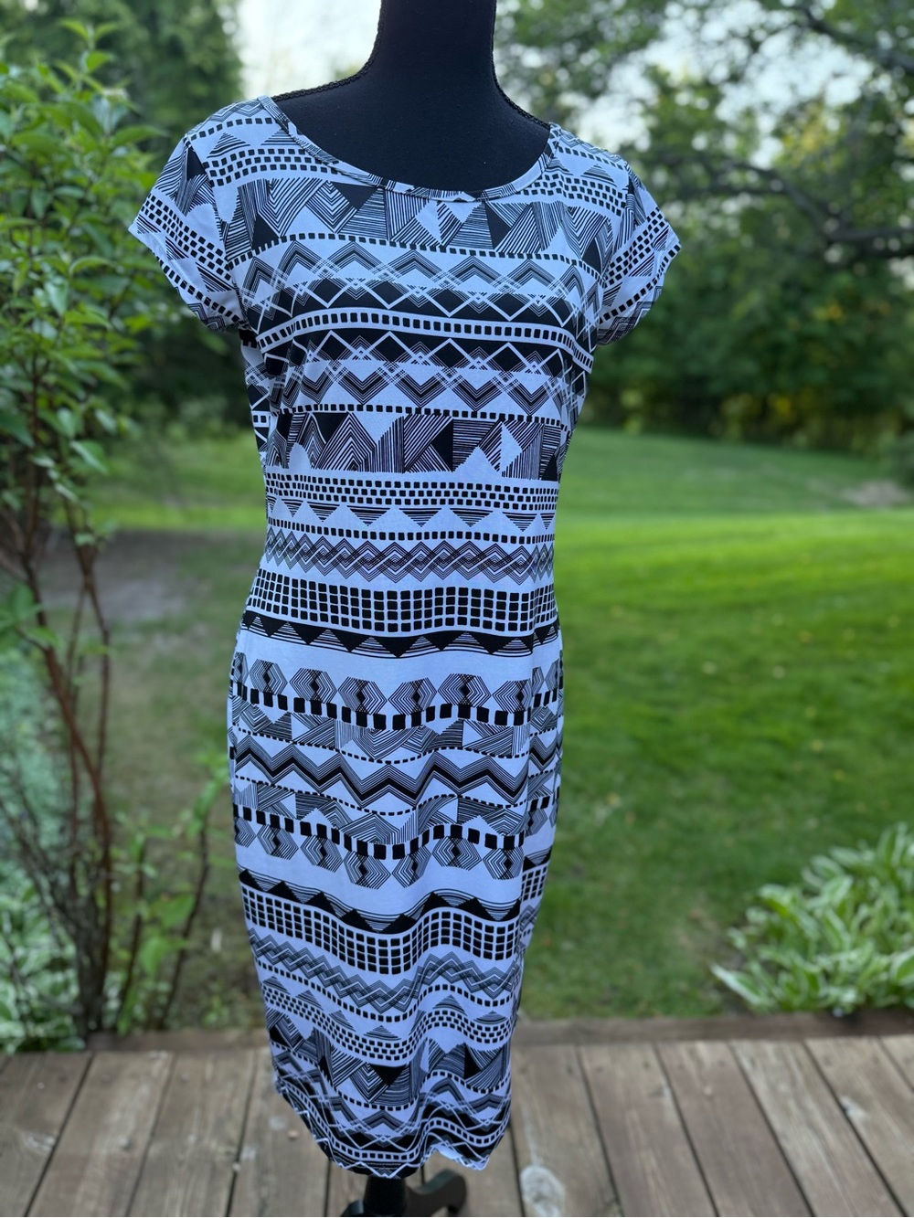 Black & White Geometric Midi Dress - Women size XL BONGO brand